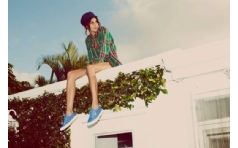 Superga'nn Renklerini Alexa Chung Belirleyecek