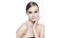 Golden Rose'un Yeni �r�n� Mineral Bronze Powder, G�ne�i Y�z�n�ze Yans�tacak