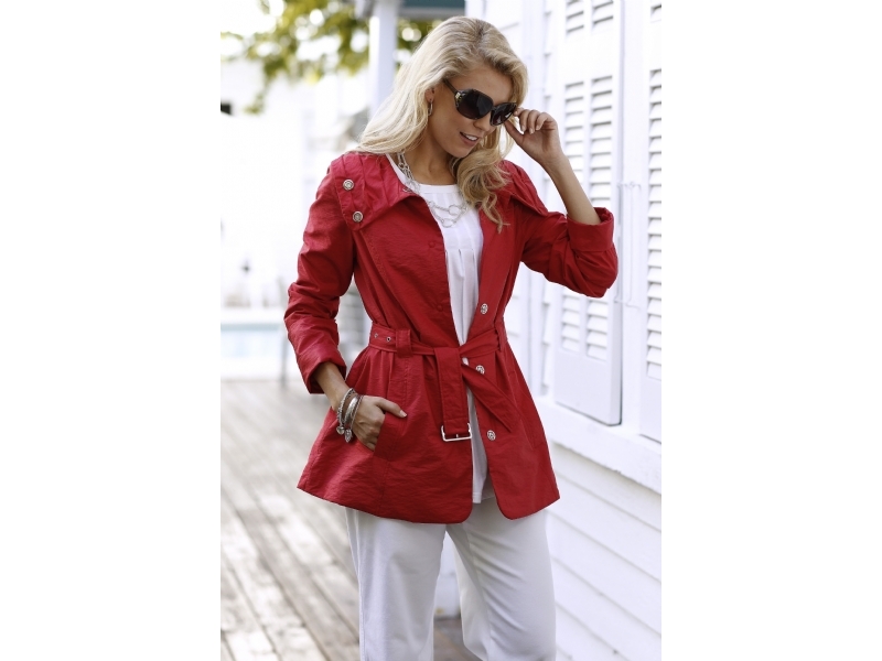 Tren�kot Sezonu Ba�lad�: Sezonun Y�ld�z� Renkli �stler