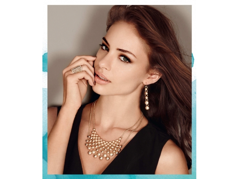 Avon 3. Katalog 2015 - 66