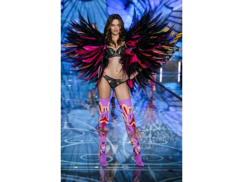 Victorias Secret Fashion Show - 2