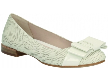 Clarks - 16
