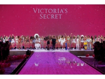 Victorias Secret Fashion Show - 89