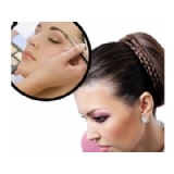 Nilfer, Salon Mimozadan; topuz veya maa + Aqua profesyonel makyaj 80 TL yerine %68 indirimle sadece 25 TL! 2 ay boyunca geerlidir.
