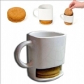 Beyaz Biskvi Kupas Altinda Biskuvilik Olan Kupa Biscuit Mug