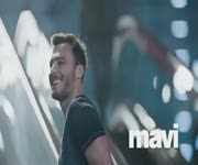 Mavi 1 Jean 1 Tirt - Serenay Sarkaya ve Kerem Brsin